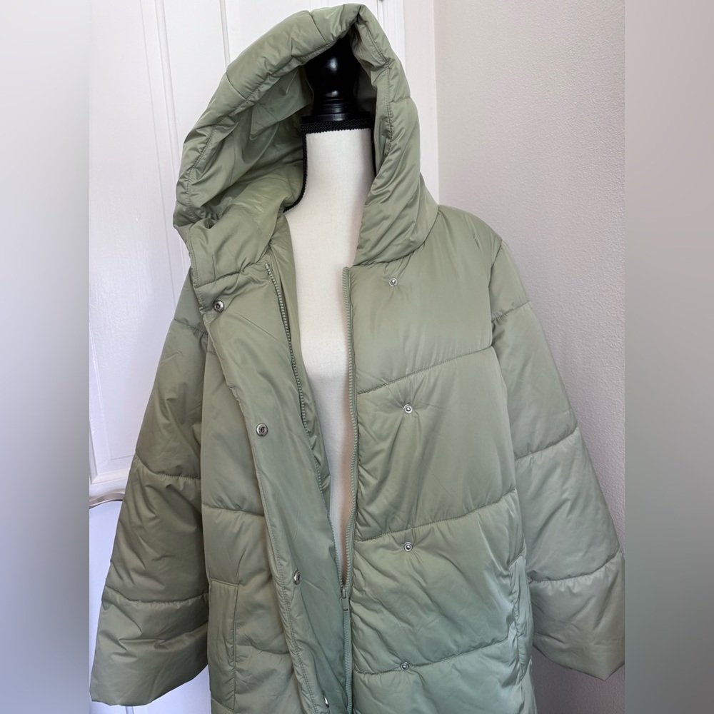 NWOT Women's Hooded Puffer Coat - Light Green - Picture 5 of 13
